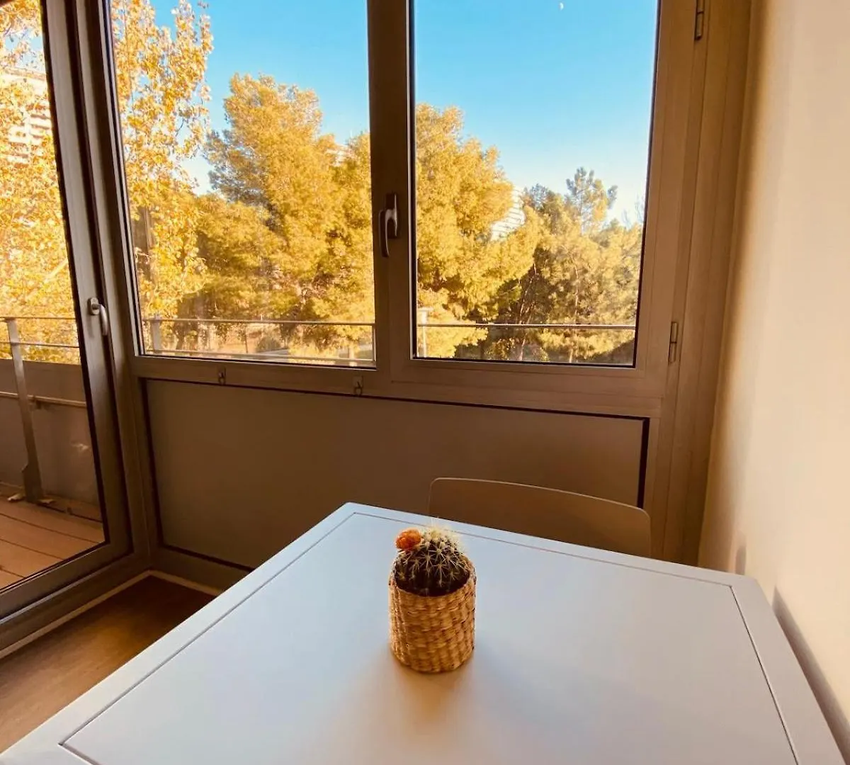 Bright & Fully Equipped 2Br Apartment, 3 Min From Beach, Surrounded By Parks Barcelona Apartment
